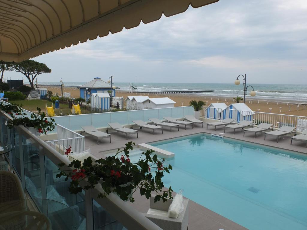 Canarie Hotel 3*