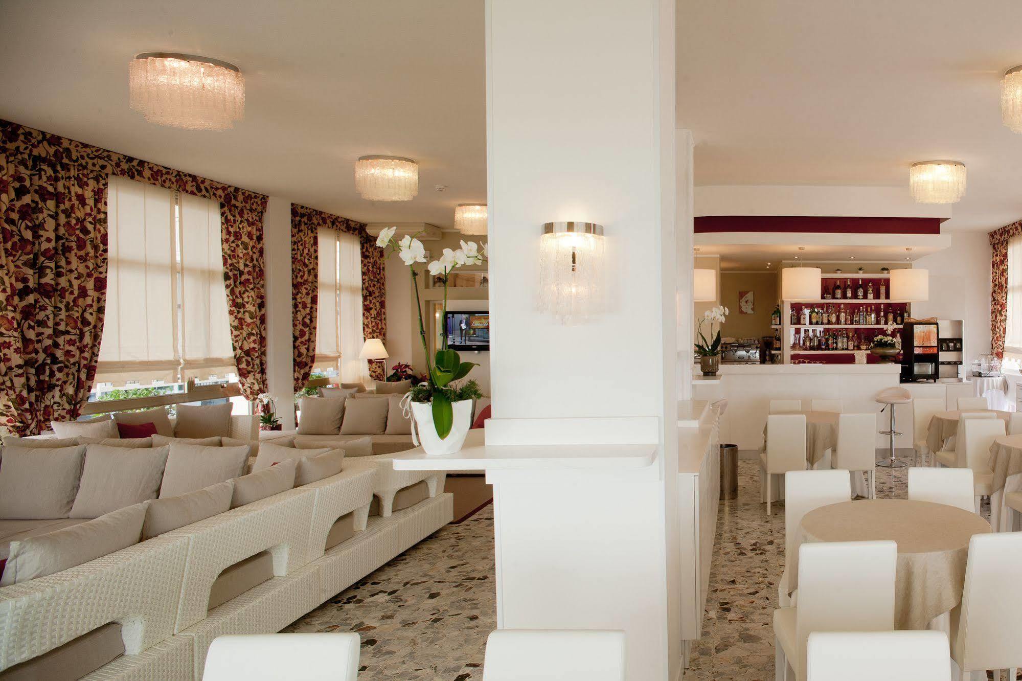 Hotel Canarie 3*